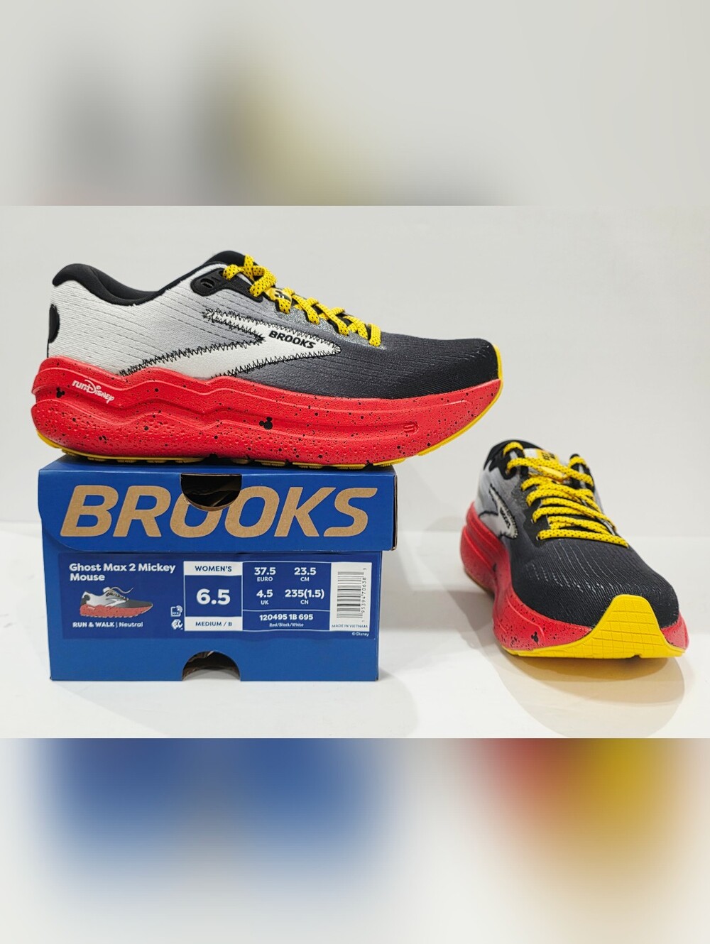 Brooks Ghost Max 2 MICKEY MOUSE RunDisney 2025 Red White Black Medium 6.5 B New